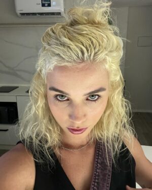 Laryssa Ayres Instagram - até quando durar..