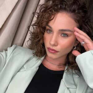 Laryssa Ayres Instagram - tudo, e muita coisa🫀💫
