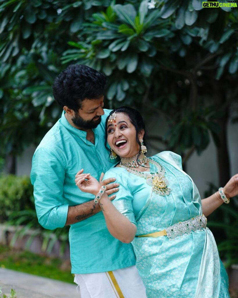 Lasya Manjunath Instagram - “A happy marriage is a long conversation which always seems too short.”❤️🥰🤗 📸: @happy_portraits_photography Jewellery : @emmadi_silver_jewellery_hyd