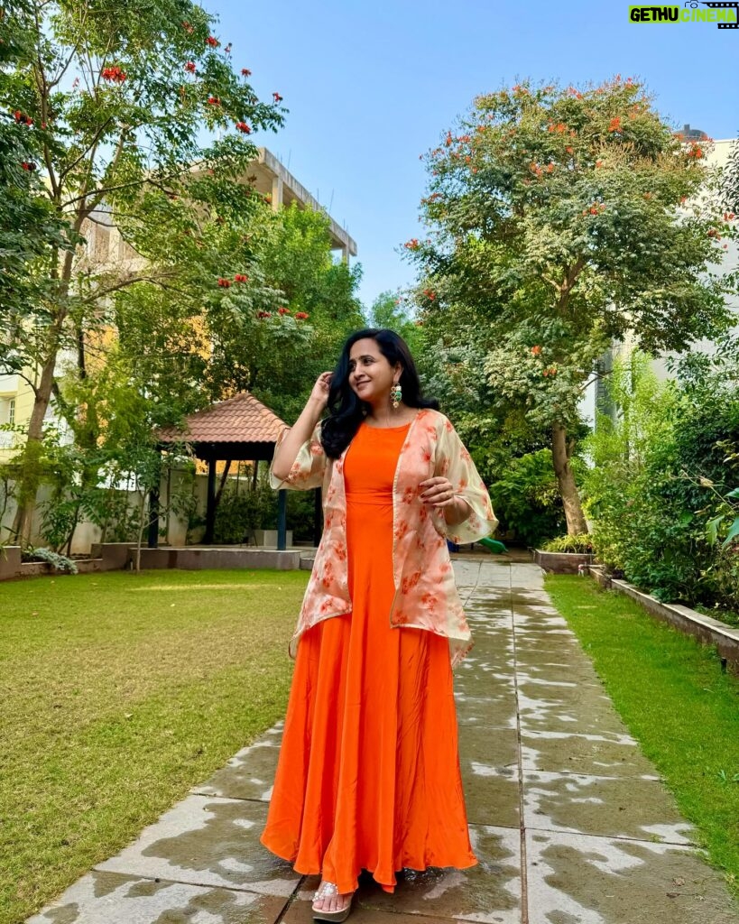 Lasya Manjunath Instagram - Iam not worrying about My enemies. Let their own karma slap them straight on their face.✌️ Shathruvulu ekkado undaru , manatho navvuthoo , Manatho bagunnattu natisthoo, mana Pakka ne untaru 😂🤣 Jaagratha 🥰 Outfit : @pari.designers_