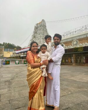 Lasya Manjunath Instagram - ఓం నమో వేంకటేశాయ:
Now it feels like 2024 has just begun 😊 
గోవిందా గోవిందా 🙏🏼