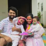 Lasya Manjunath Instagram – Happy Holi 🌈 ..!! 

Munnu Holi roje puttadu .. happy birthday Chitti thandri 😍🤗😘😘😘

@its.memunnu @urs.junnu @manjunath_chillale