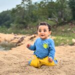 Lasya Manjunath Instagram - Munnu 😍😘❤️ #cutie 1st time sand ⌛️ lo adukuntunnadu .. Full vlog in my youtube channel 😊