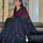 Lasya Manjunath Instagram - 🖤🩷 Saree : @pari.designers_