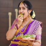 Lasya Manjunath Instagram - Happy UGADI శ్రీ క్రోధి నామ సంవత్సర శుభాకాంక్షలు 🙏🏻🧡🥳 Outfit : @pari.designers_ VC: @happy_portraits_photography