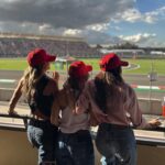 Laura Archbold Instagram - A la @f1 hace mucho le tenía ganas, llevo años siendo “fan de closet". Pero ningún plan vale la pena si la compañía no es especial. El ojo de @chevignon_ch no podría haber sido más acertado en escoger a este equipo. Me gusta coincidir con mujeres que le "meten la pata" a la crianza tradicional, que tienen la certeza que entre nosotras podemos ser amigas, que no es verdad que en equipo las mujeres "somos complicadas" mujeres que SON, en mayúscula musical. Ha sido bonito y especial. #megustanuchoesto #mexicomiamor #todasconchevignon