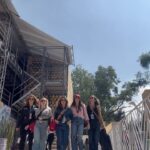 Laura Archbold Instagram - A la @f1 hace mucho le tenía ganas, llevo años siendo “fan de closet". Pero ningún plan vale la pena si la compañía no es especial. El ojo de @chevignon_ch no podría haber sido más acertado en escoger a este equipo. Me gusta coincidir con mujeres que le "meten la pata" a la crianza tradicional, que tienen la certeza que entre nosotras podemos ser amigas, que no es verdad que en equipo las mujeres "somos complicadas" mujeres que SON, en mayúscula musical. Ha sido bonito y especial. #megustanuchoesto #mexicomiamor #todasconchevignon