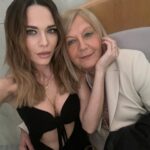 Laura Chiatti Instagram - Sei il riparo dove il mio cuore va a dormire , perché quello è l’unico posto dove sa che nulla lo puó ferire, le braccia che mai stanche ancor mi cullano , quando i brutti pensieri in testa spesso frullano . il più bel buongiorno di ogni mattino , che tutto ciò che sento lontano riporta vicino… Qualcuno disse : “ c’è una grande quantità di cose belle che Dio ci può concedere 2 volte , ma la mamma è cosa tanto grande che ce la dà una volta sola” Sei la più preziosa creatura mai esistita , noi due , la stessa anima per tutta la vita ❤️Buon compleanno mammina mia @mariellacardinali