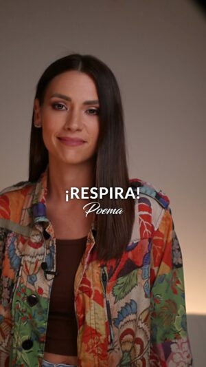 Laura Chimaras Instagram - ¡RESPIRA! 🧘🏻‍♀️

#poema #poesíaymúsica #chimaraslaura #poetry #poeta