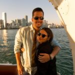 Laura Chimaras Instagram - Tantos momentos vividos amor mío, tantas risas, besos, abrazos, miedos, alegrías… tantas cosas mi amor. Hoy en el día de tu cumpleaños, recuerdo nuestro primer año juntos y me pregunto, ¿a dónde irán esos días? ¿Esas celebraciones? ¿Tu risa, tu mirada? Hoy en tu día, te celebro desde lo más hondo, eres el ser humano más hermoso, bondadoso, inteligente, divertido… eres para mí, perfecto, te celebro mi amor, te deseo lo mejor en tu día. Eres mi hogar, eres la persona que siempre quiero ver apenas despierte, quiero verte feliz mi amor, quiero verte sonreír. A celebrar, por tus sueños, tus deseos, tus metas, tu familia que ya es mi familia, por todo lo que vendrá. Yo siempre estaré aquí, amándote🤍 Feliz cumpleaños esposo de mi vida @profmosquera que Dios te bendiga🤍