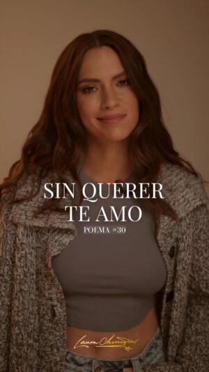 Laura Chimaras Instagram - Sin querer te amo @profmosquera 🤎

Poema #30 

Dedícaselo esa persona que sin planificar, hoy en día amas mucho.

#poemas #poemacorto #poeta #chimaraslaura #poesía