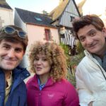 Laura Felpin Instagram - Webinaire en Bretagne avec les collègues , nickelos @ Sabine PS : le rnb était super jte filerai les coordonnées si tu comptes faire un tour avec pascal… même si me suis tapé la vaiselle.. en ai plein le cul d mecs mdr bises… . ( sinon rdv vendredi sur @tf1 pour le prime du @palmashow_officiel 💘)