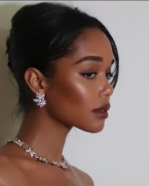 Laura Harrier Instagram - thank you @tiffanyandco for such a beautiful night 🩵 #tiffanybluebook #tiffanyhighjewelry