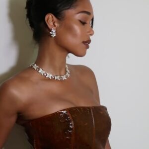 Laura Harrier Instagram - thank you @tiffanyandco for such a beautiful night 🩵 #tiffanybluebook #tiffanyhighjewelry