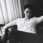 Laura Neiva Instagram - Laura Neiva para Carbono Donna ✨ Fotos Pedro Arieta Direção criativa Mona Conectada Edição de moda Thiago Biagi Beauty Helder Rodrigues Agradecimentos Hotel Fasano