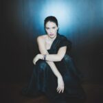 Laura Neiva Instagram - Laura Neiva para Carbono Donna ✨ Fotos Pedro Arieta Direção criativa Mona Conectada Edição de moda Thiago Biagi Beauty Helder Rodrigues Agradecimentos Hotel Fasano