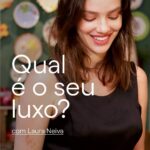Laura Neiva Instagram - Você já parou pra pensar qual é o seu luxo? O meu luxo está nos momentos que compartilho com quem amo, na preparação de uma mesa para receber amigos e família para um almoço ou até nas decorações que faço para as festas dos meus filhos. E até nesses momentos, o @nubank_ultravioleta tem estado comigo, porque me ajuda a resolver tudo que preciso com muita praticidade, como deveria ser. #publicidade