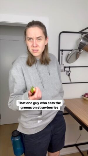 Laura Ramoso Instagram - Just because you can doesn’t mean you should 🥝 
.
.
.
.
.
#fruit #fruitskin #kiwi #strawberry #strawberries #roommate #maleroommates #midtwenties #advice #annoying #edible #edibleflowers #watermelon #nowaste #wastefree #wastefreeliving #wastefreelife #environmental #pov #satire #relatable #discover #wastefreeplanet #nowasteliving #compost #mansplaining
