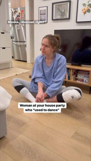 Laura Ramoso Instagram - Never seen a sweatpant rolled so many times 
.
.
.
.
.
#dancer #dance #dancememes #dancing #competitivedance #lyricaldance #jazzdance #dancers #woman #houseparty #femalefriendship #dancelife #ballet #balletdancer #tapdance #dancers #pov #relatable #satire #midtwenties #physicalcomedy #danceclass #barre #ballerina #dinnerparty