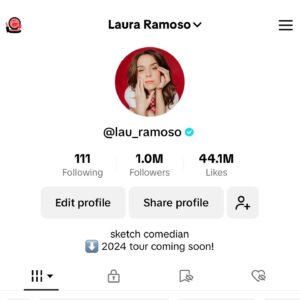 Laura Ramoso Instagram - ✨1 million✨My biggest joy and goal in life is to make people laugh and maybe, hopefully, provide some type of escape whether it be for an hour on stage or just 30 seconds on social media. It’s never been about the numbers but the idea that I get to do it for so many of you today fills my heart with warmth and love. Thank you for trusting me and following along ❤️ vi voglio bene x