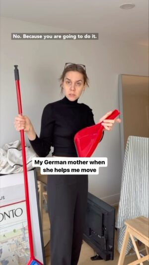 Laura Ramoso Instagram - You need to make a list, Laura 🇩🇪
.
.
.
.
.
#germany #german #germanmom #germany🇩🇪 #germanmother #mom #mama #germanmeme #deutsch #deutschland #meinemutter #movein #movingday #newapartment #movinghouse #movingin #motherdaughter #motherdaughterlove #parentmemes #pov #discover #satire #eltern #movingbox