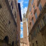 Laura Torrisi Instagram - Giornata meravigliosa tra ✨San Galgano e Siena ✨ Ci siamo pure involontariamente, imbucate ad un matrimonio 😎 (felicitazioni💓) • Foto random di @torrisilaura @freedomofsmile @franci_1980