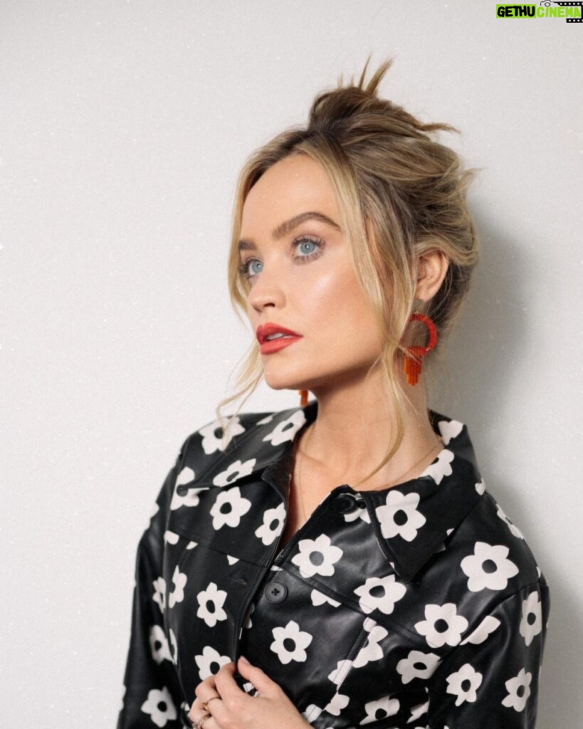 Laura Whitmore Instagram - Messy mammy up do but make it fashion. Nursery drop at 8 but you got to stop traffic at 9! Glam @toribmakeup using @makeupbymario @trishmcevoy #crueltyfree Coat @kitristudio boots @dear_frances earrings @toolally #whatwhitmorewore