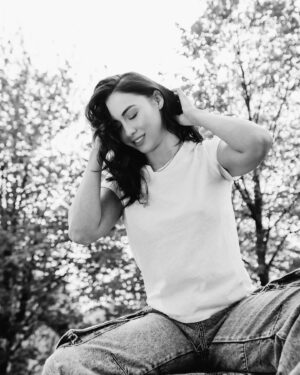 Lauren Gottlieb Instagram - AU NATURAL 🌾 

📸 @newinflux 

#photography #photos #lotd #aunatural #london