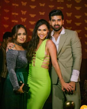 Lauren Gottlieb Instagram - Green Goddess 💚💚💚 #birthday #partyoftheyear 

Stylist @ipshita_bhatnagar 😘

#dress #ootd #green #greengoddess #birthday #party #nightclub #friends #rowdy #goodtime