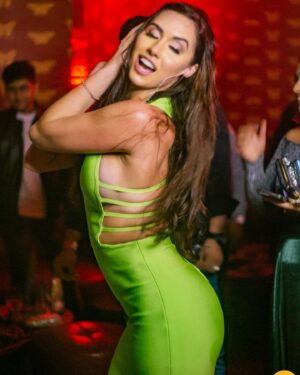 Lauren Gottlieb Instagram - Green Goddess 💚💚💚 #birthday #partyoftheyear 

Stylist @ipshita_bhatnagar 😘

#dress #ootd #green #greengoddess #birthday #party #nightclub #friends #rowdy #goodtime