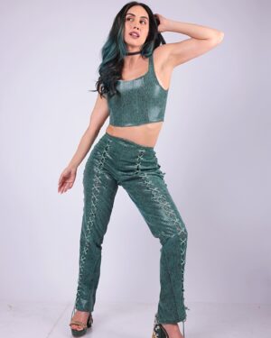Lauren Gottlieb Instagram - Pour some SuGaR on me!! 😜 #happyhumpday🐫 

Outfit @deme_love_ 
Heels @accessoriesbypapadontpreach 

Styling @ipshita_bhatnagar
Makeup @makeupbyrishabk 
Hair by Babita 
Photography @fashionbyprateek @vinaylolam 
Agency @tapnrise @imtapansingh @shruti_modi 

#ootd #india #shoot #photoshoot #humpday #justsayin #💋