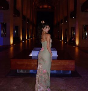 Lauren Kettering Instagram - pretty in green