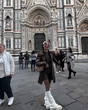 Lauren Kettering Instagram - Sweet life of Florence 💐🍝🥐