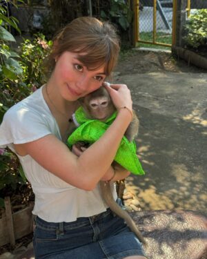 Lauren Lindsey Donzis Instagram - the baby lemur was wearing a burger king shirt btw