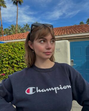 Lauren Lindsey Donzis Instagram - feat my anyone but you inspired dive