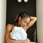 Lauren Ridloff Instagram - 👑 Happy National Crown Day! 👑 National Crown Day (and everyday) is not just about the external beauty of our crowns. It's about challenging societal norms and redefining beauty standards and celebrating our authentic self. Our crowns shine bright today and every day! 👑✨