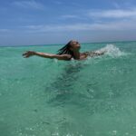 Lauren Ridloff Instagram - Turning vacation into a verb 💦💦