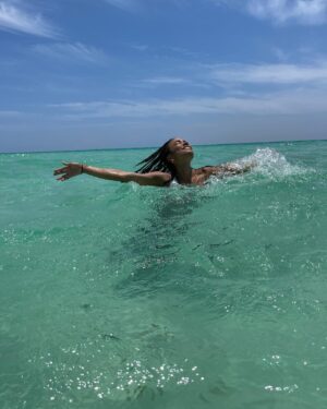 Lauren Ridloff Instagram - Turning vacation into a verb 💦💦