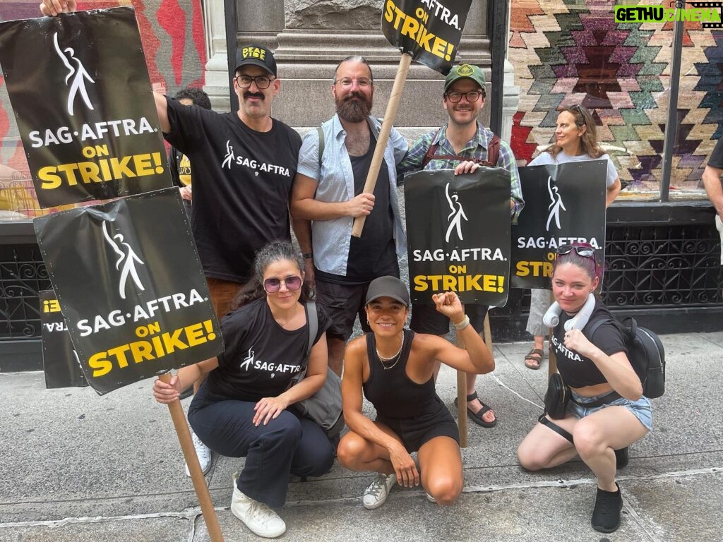 Lauren Ridloff Instagram - This year Labor Day hits differently. In addition to celebrating laborers, our unions and members are also fighting like hell for our rights 🪧✊🏽 (photo taken 7/17)