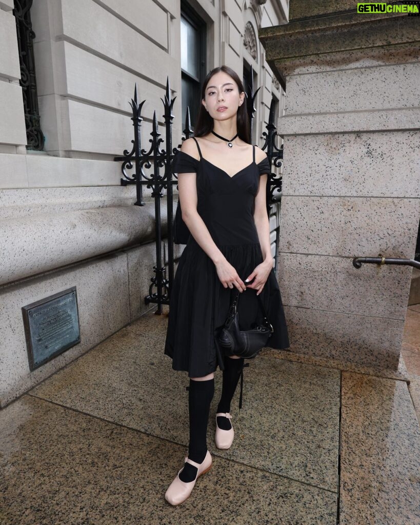 Lauren Tsai Instagram - yesterday in nyc @sandyliang 🖤