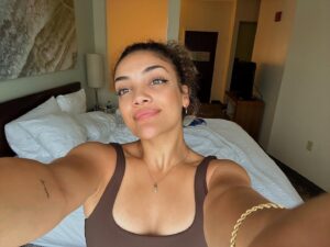 Laurie Hernandez Instagram - :)