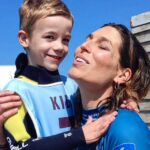Laury Thilleman Instagram - Merci d’avoir fait battre mon cœur si fort hier 🩵🏄‍♂️ Avoir une passion c’est fantastique mais pouvoir la transmettre c’est encore plus magique ✨ Merci @handi__surf @surfing_abers d’avoir rendu cela possible à toutes les personnes en situations de handicap 🙌🏼 Vous m’avez tous littéralement scotché par votre force et détermination 🥹 vivement les prochaines 🌊 Merci @sebastiendelaunayphotographie d’avoir immortalisé ces souvenirs 📷