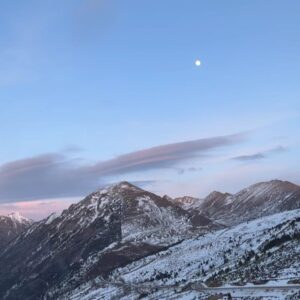 Laury Thilleman Instagram - concentré de bonheur ⛷️☀️ 
merci l’Andorre c’était magique

*Invitation