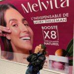 Laury Thilleman Instagram - Maman, je suis dans le métro 🚇 😲 Love à toute la team @melvitaofficial pour toute la force déployée pour cette campagne, cette gamme incroyable, sa compo fabuleuse et désormais rechargeable 🌱✨♻️ *Collaboration commerciale