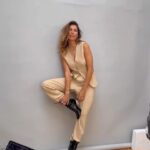 Laury Thilleman Instagram - Mieux vaut tard que jamais, alors merci à tous ceux qui ont ravi et saupoudré de paillettes cette année 2023 ❤️🌈✨