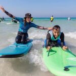 Laury Thilleman Instagram - Merci d’avoir fait battre mon cœur si fort hier 🩵🏄‍♂️ Avoir une passion c’est fantastique mais pouvoir la transmettre c’est encore plus magique ✨ Merci @handi__surf @surfing_abers d’avoir rendu cela possible à toutes les personnes en situations de handicap 🙌🏼 Vous m’avez tous littéralement scotché par votre force et détermination 🥹 vivement les prochaines 🌊 Merci @sebastiendelaunayphotographie d’avoir immortalisé ces souvenirs 📷