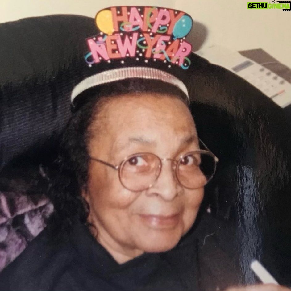 Lauryn Hill Instagram - My grandmother’s birthday was/is today. My grandparents had 13 children together. I’m extremely grateful to have come into the world through them. I love and cherish the wealth of memories I have of my grandmother and grandfather. Love IS wealth! ♥️♥️♥️💐💐💐💎💎💎 #family #lovemyfamily #forevergrateful