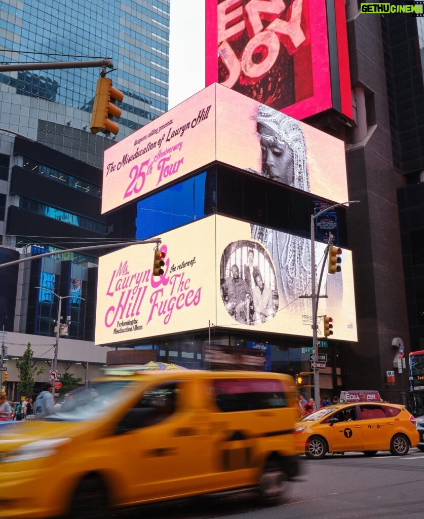 Lauryn Hill Instagram - I remember driving into the city to see the original Miseducation of LH album’s billboard in Time’s Square❗️ As my mother would say… ‘time flee-eth!’ 🤭⏳ 🕰️ ✈️ #mised25