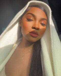 Lauryn McClain Instagram - no filter, just God’s natural sunnnn🥰☀️