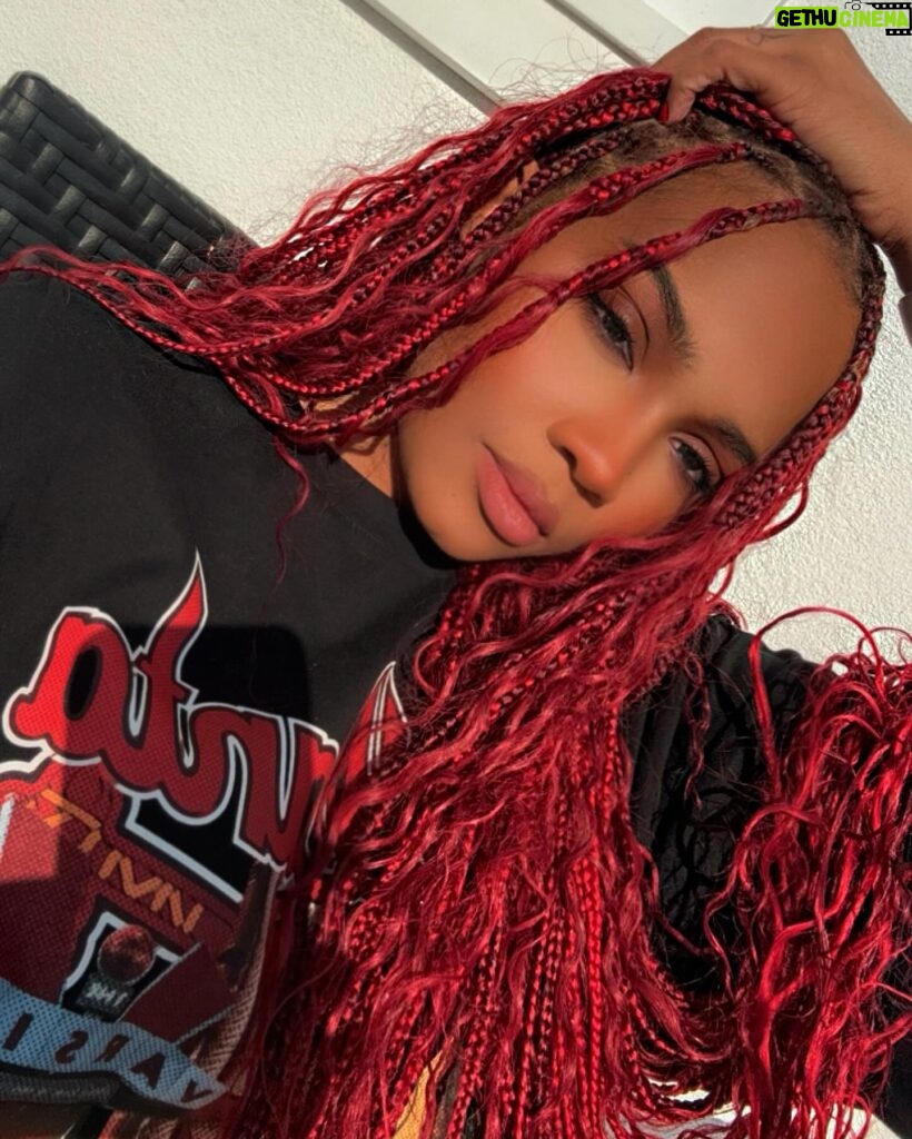 Lauryn McClain Instagram - red is back❤️🌶️